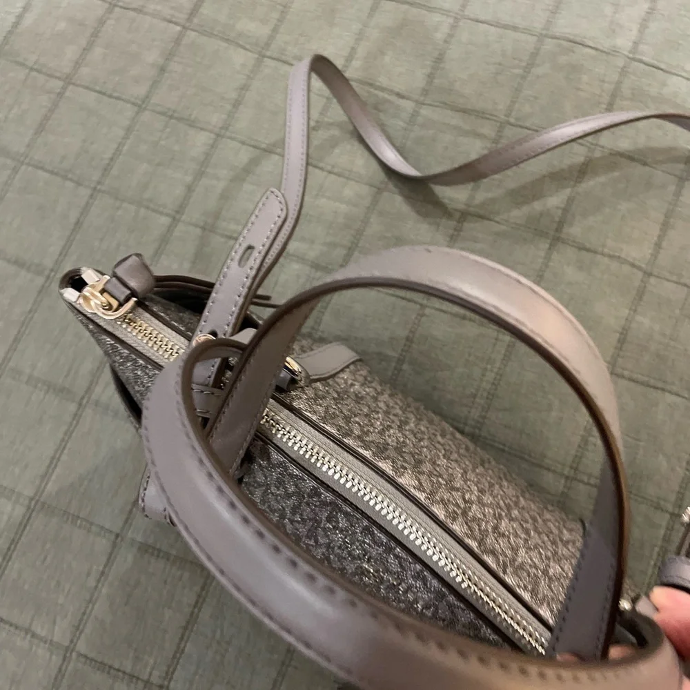 Michael Kors Sullivan handbag - Picture 6 of 15